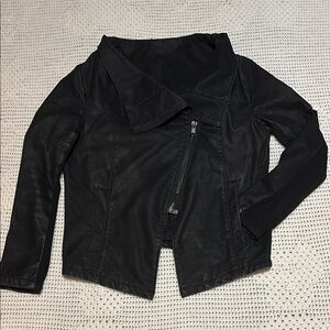H&M Divided Black Leather Jacket with Asymmetrical Style and Fitted Silhouette